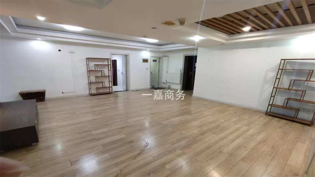 福泰广场 · 180.00㎡