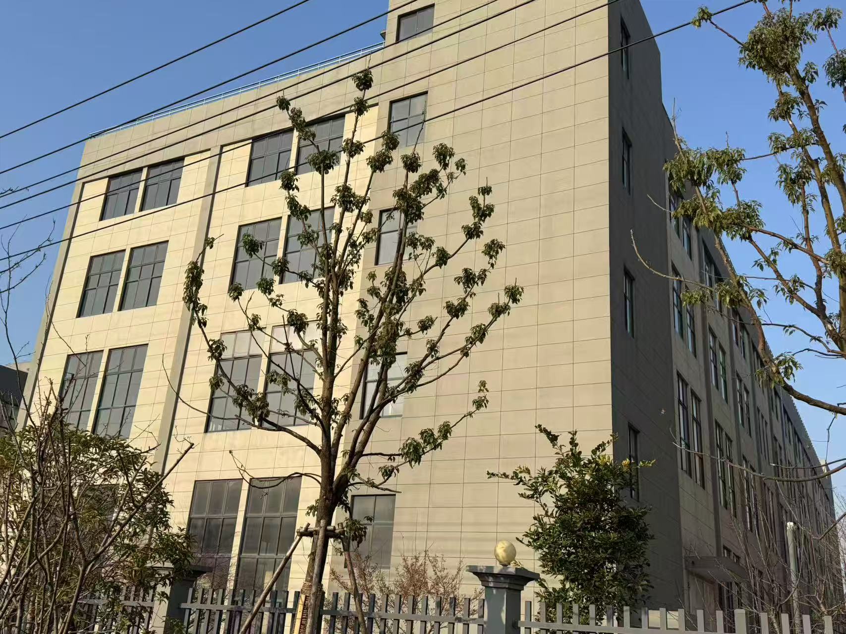 湖州德清县厂房2600平 4层 可分租 可进大车