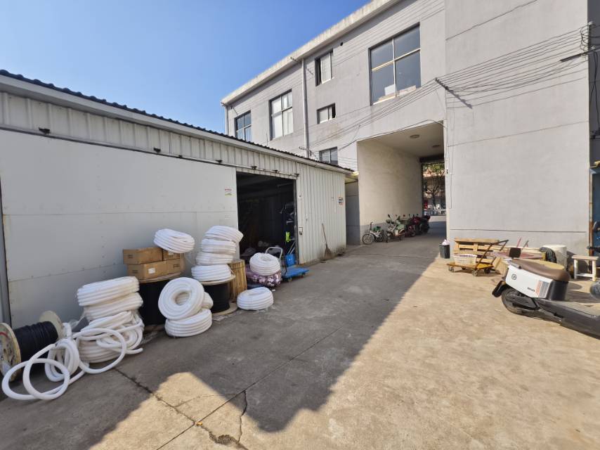 奉城独门独院200平方只可做仓储/电商