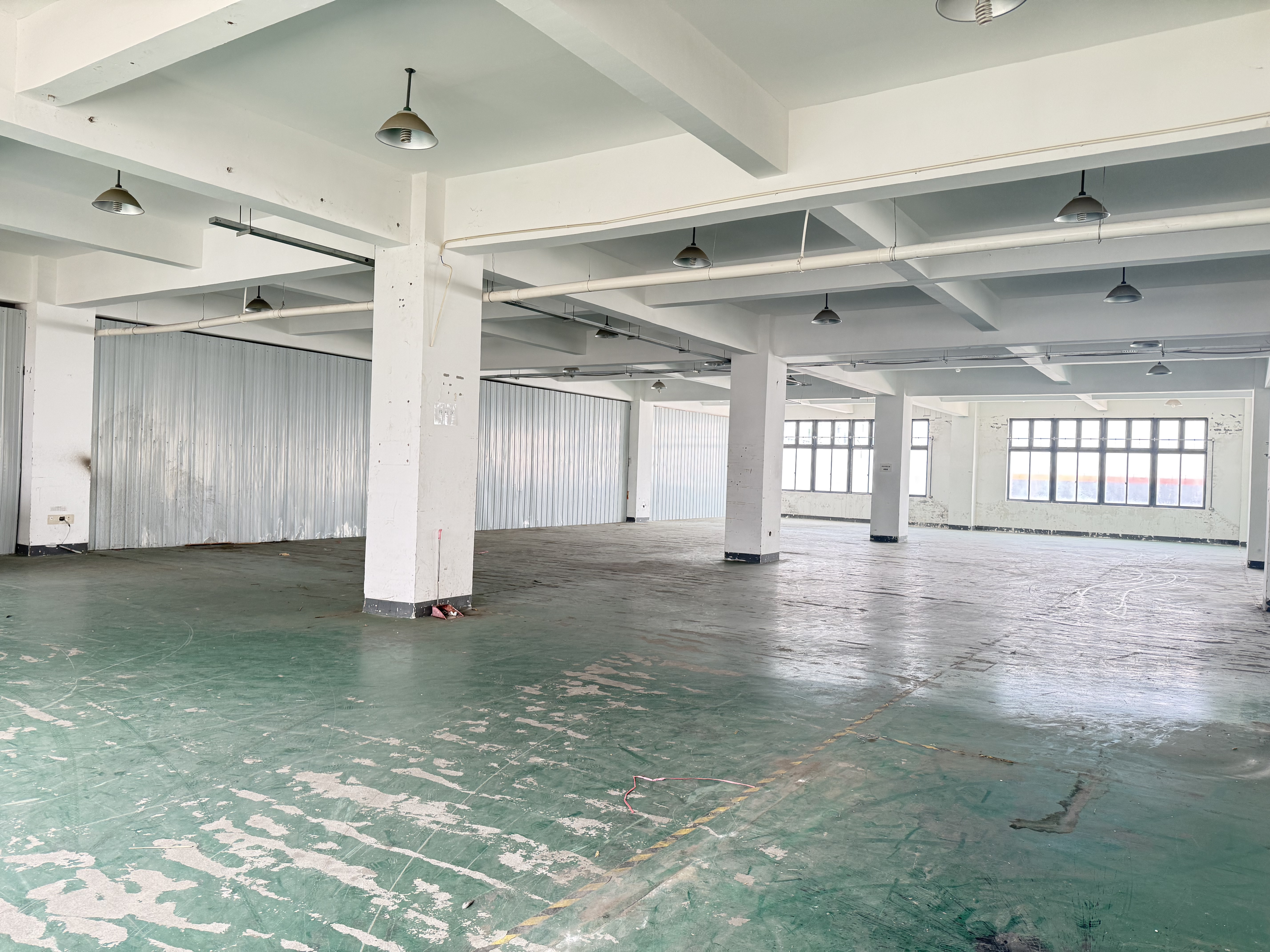 金汇镇泰日工业园区1000平方米环氧地坪厂房出租