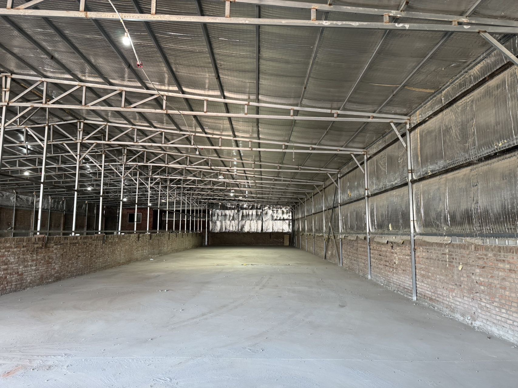 和平路南头1000平米厂房出租