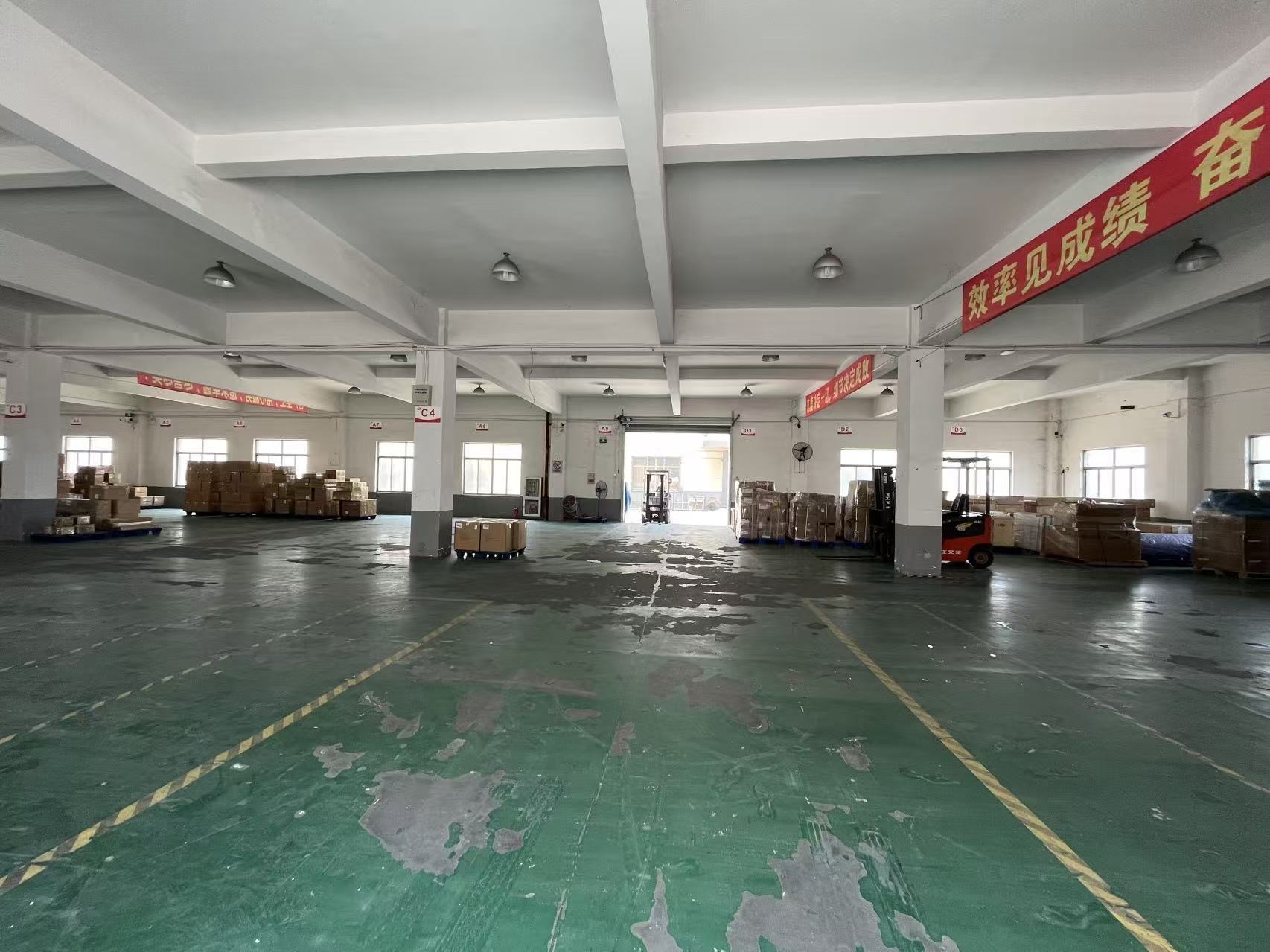 华新一楼即将空出3000平可分割，