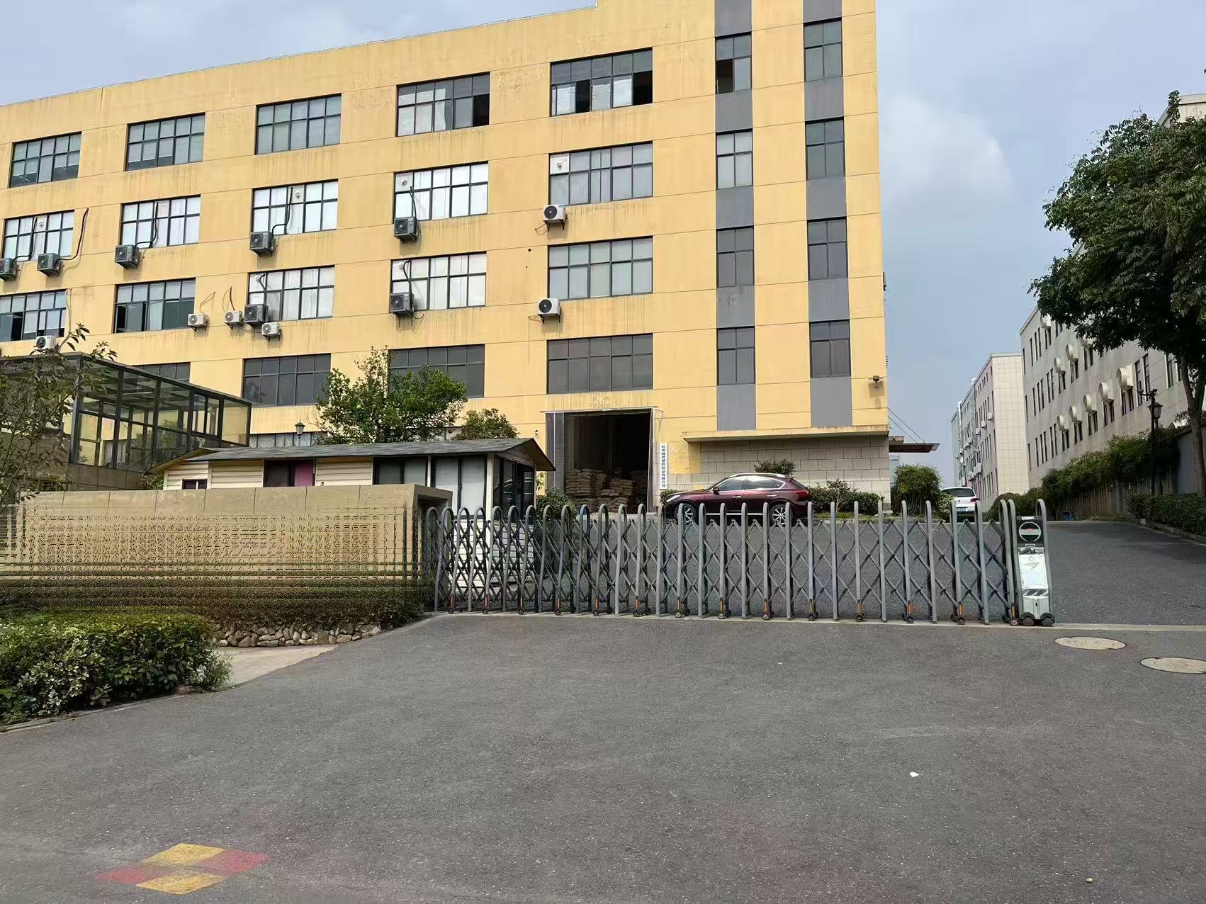  义桥工业区2100方大平层 轻工业皆可