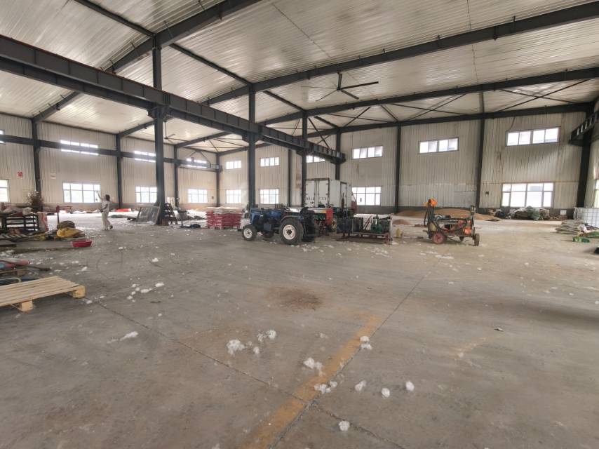 京滨工业园京津唐高速口2000平，独门独院，紧邻主路，带天车