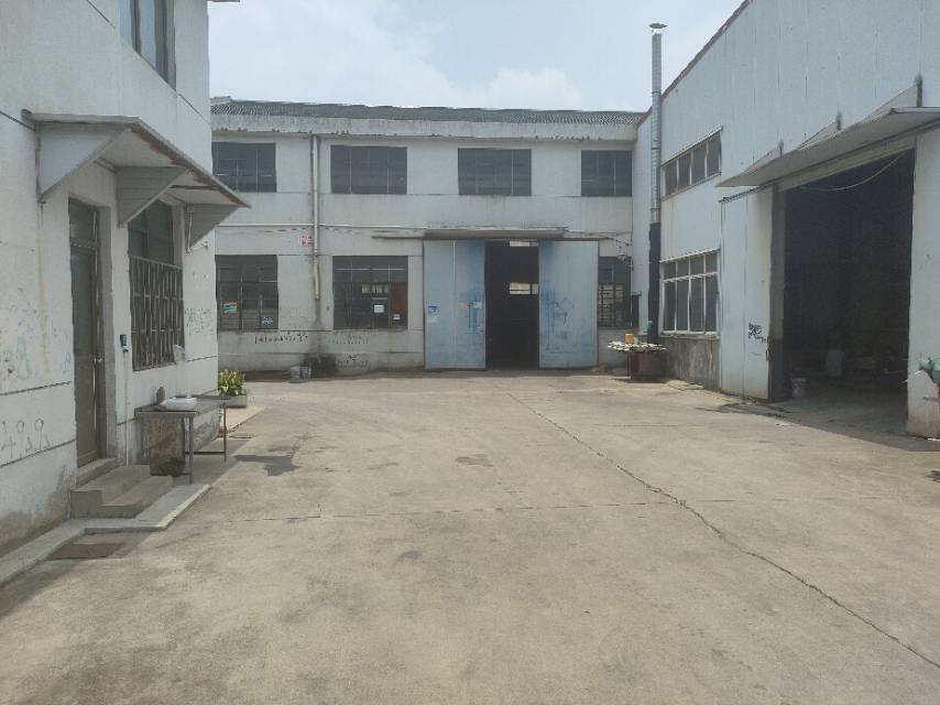 青村单层240平方带行车，价格0.6可谈