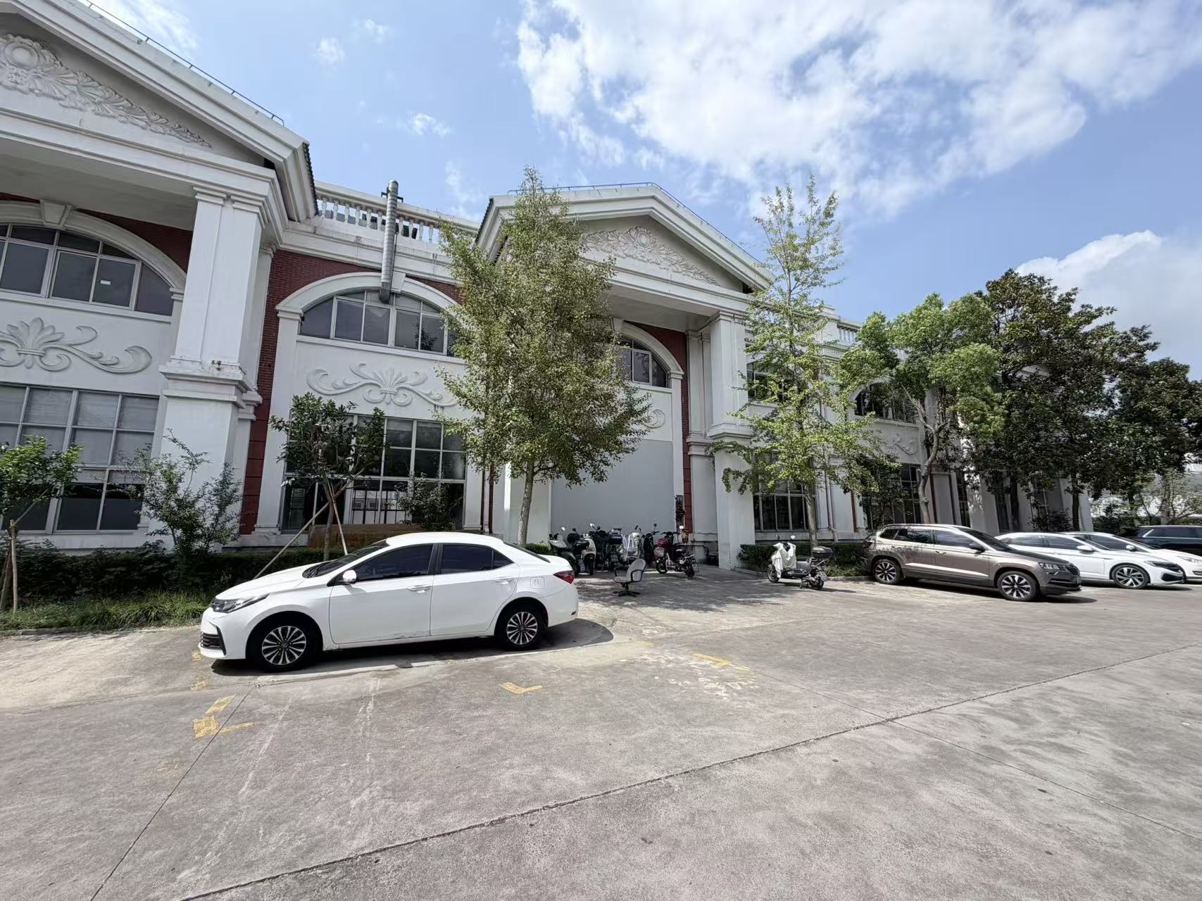 马陆104地块大房东独栋3100平标准厂房仓库招租，花园式厂房环境非常好