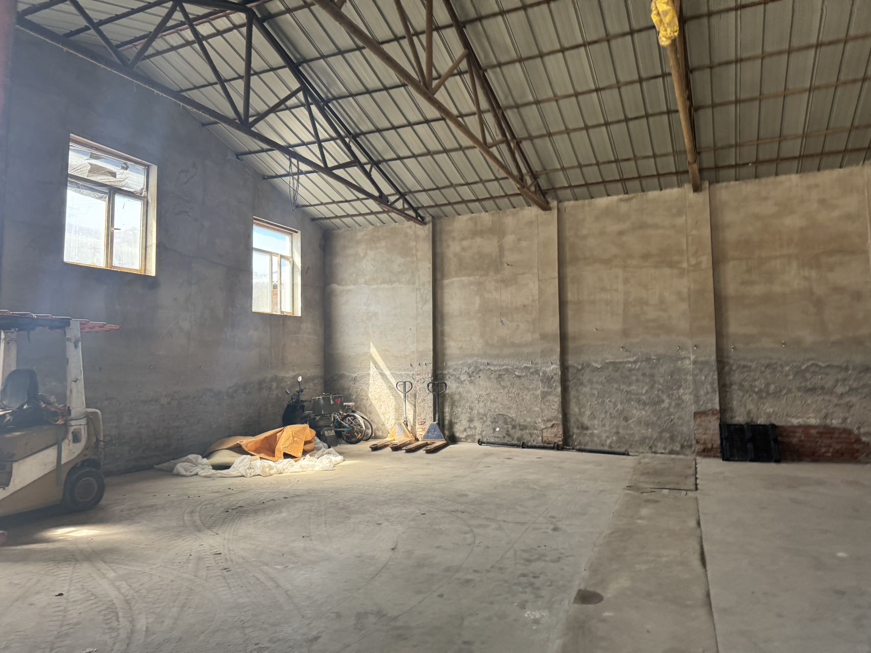 顺义李桥办公加仓储住宿180平价格便宜