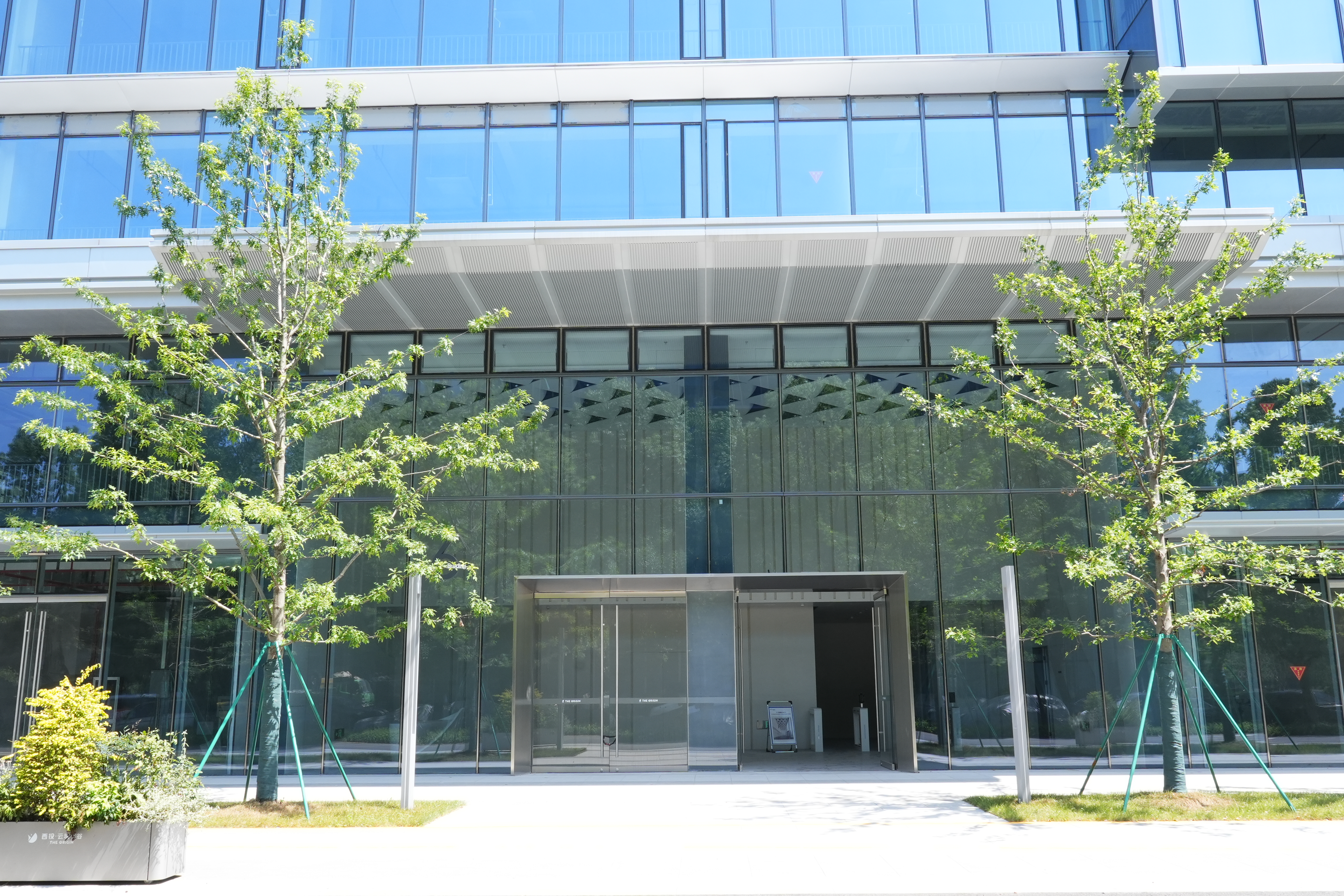 西湖区标杆园区1085.96方带8米挑高空间