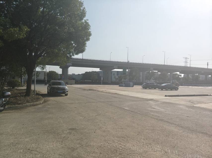 青浦重固硬化场地55亩对外出租，5亩起租行业不限