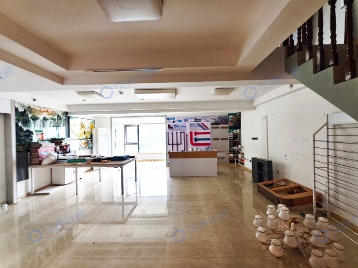 金贸时代南区166平中楼层精装朝南